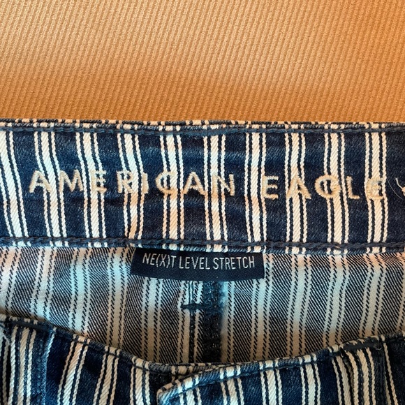 American Eagle Hi-Rise Shortie Blue & White Striped Shorts Size 0 - Picture 3 of 5